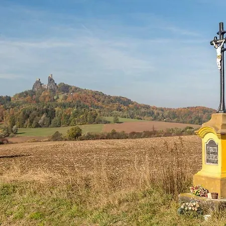 Pod Zamkem 아파트 Mnichovo Hradiště